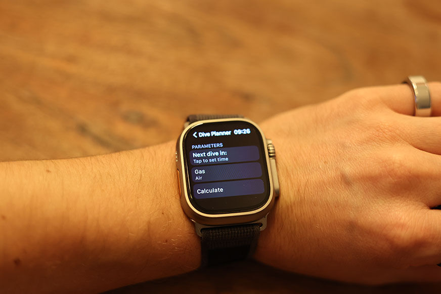 Приложение Oceanic Plus на Apple Watch Ultra.